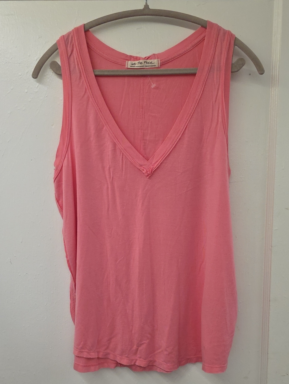 We The Free Free People Pink Sleeveless V-Neck Tank Top Raw Edge Relaxed Fit Med